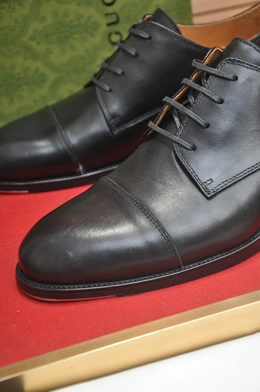 Men's shoes💰660💶 Brand: GUCCI (Gucci) Standard code: Men's code 39/44 (45/46 can be customized) Grade: Same as the official website Original quality Material: Original cowhide Water-dyed cowhide lining Original rubber outsole Style category: Men's fashionable casual leather shoes Distinguished big-name luxury elements top luxury Color: Actual picture